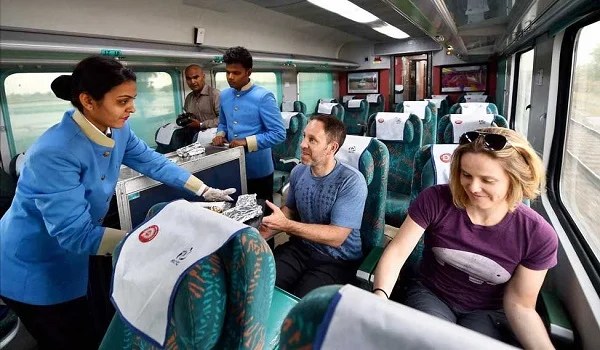 taj-mahal-tour-by-train